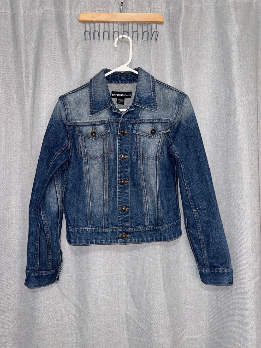 Express Jeans Women's Classic Denim Trucker Jacket - Medium/Dark Vintage Wash